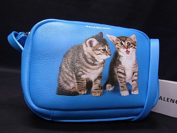 極美品✨ BALENCIAGA エブリデイ カメラバッグ キャット 猫 水色 - バッグ